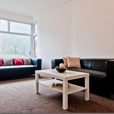 Budget Double Room Close To Leeds University And City Centre Exteriör bild